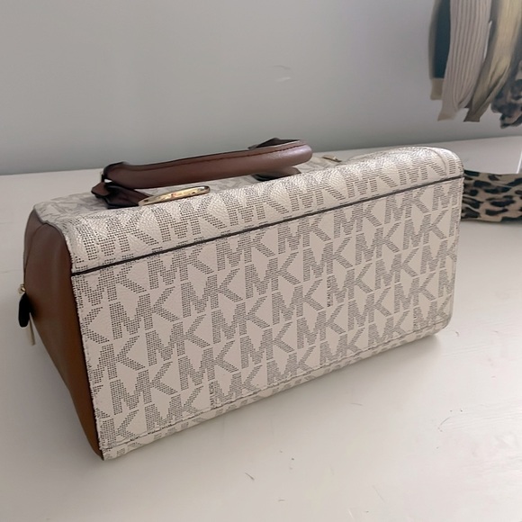 Michael Kors Brown and cream monogram bag - Picture 3 of 4